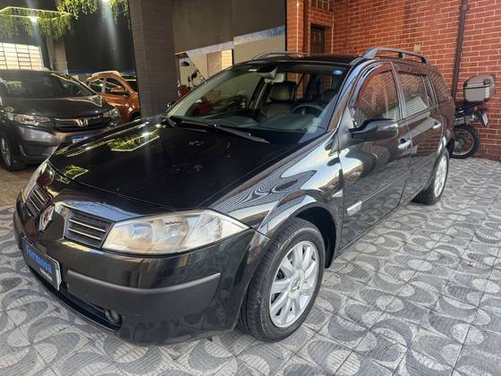 RENAULT MEGANE 1.6 DYNAMIQUE GRAND TOUR 16V FLEX 4P MANUAL RENAULT MEGANE 1.6 DYNAMIQUE GRAND TOUR 16V FLEX 4P MANUAL